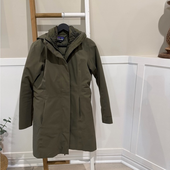 Patagonia Jackets & Blazers - Patagonia Women's Olive Green 3 in 1 Parka